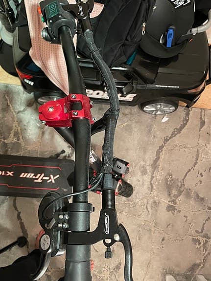 X-Tron X10 elscooter svart/röd