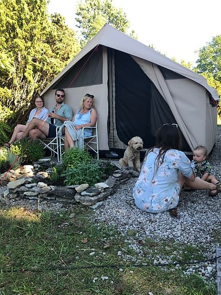 Tält med ståhöjd & 2 rum.