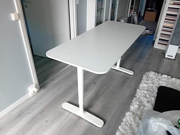Ikea bekant skrivbord i vitt 140x60cm