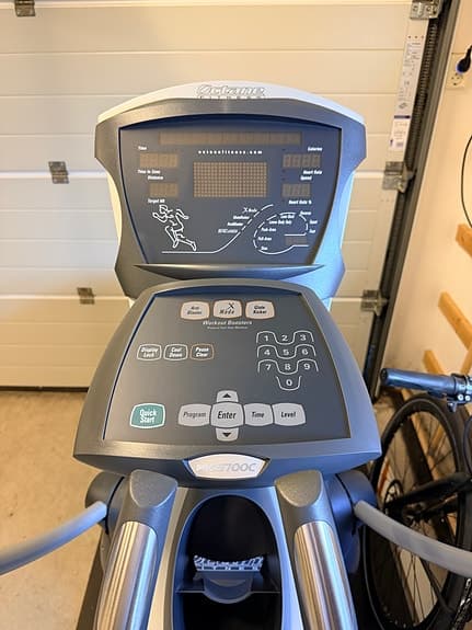 Octane Fitness Pro3700C Crosstrainer