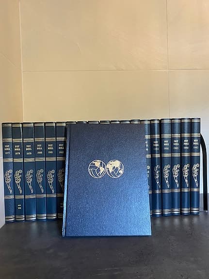 Strömbergs/Brunnhages Fotbollsböcker uppslagsverk blått bokverk 1977-1996