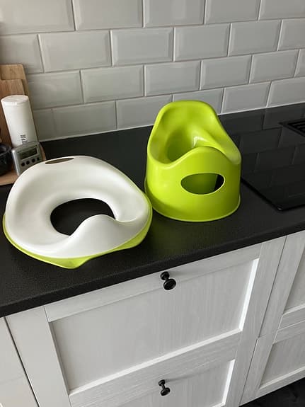 Grön potta och toasits för barn