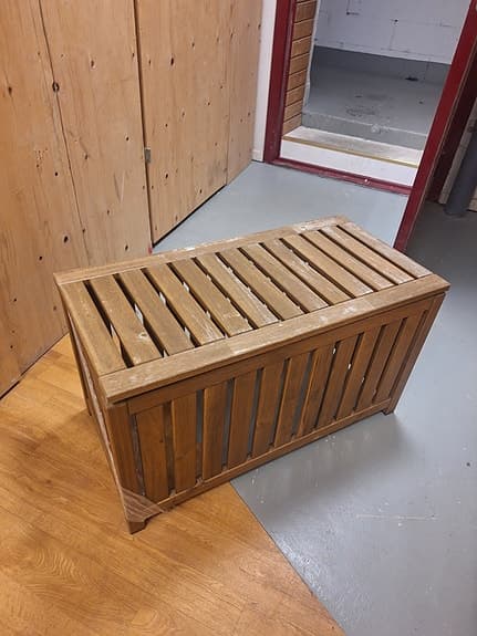 En förvarings bänk från ikea, nämmarö