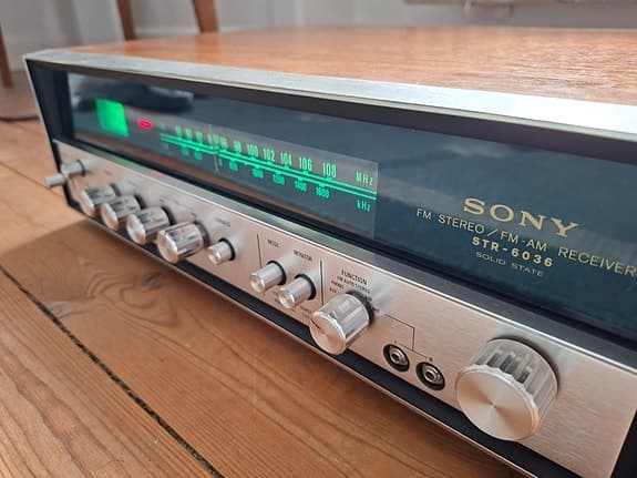 Fin Vintage Sony STR-6036 Receiver