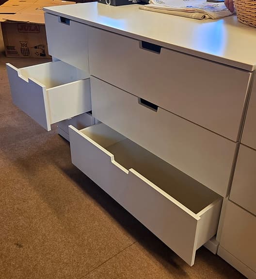 två olika byråer från ikea