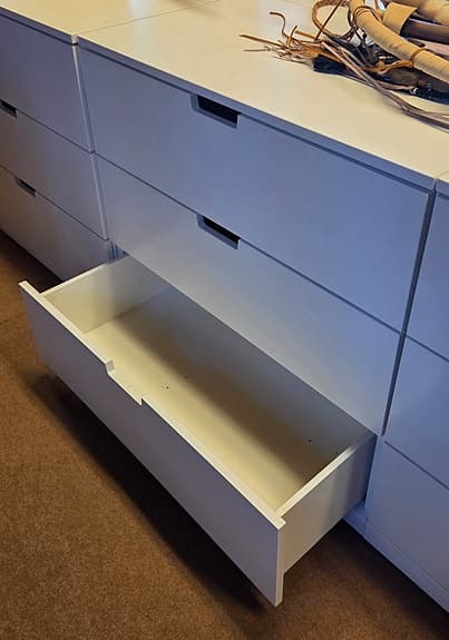 två olika byråer från ikea