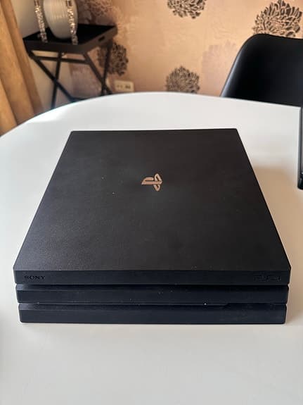 Sony Playstation 4 Pro spelkonsol svart