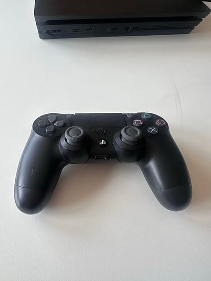 Sony Playstation 4 Pro spelkonsol svart