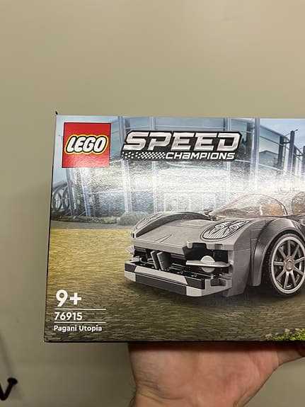 LEGO Speed Champions Pagani Utopia 76915 - oöppnad
