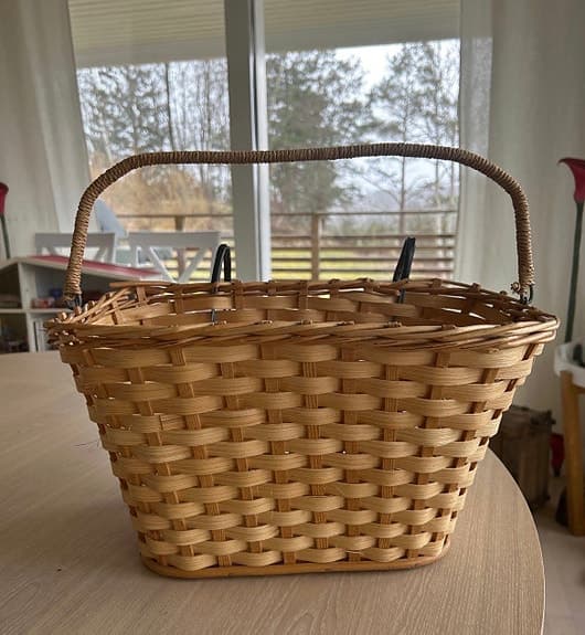 Cykelkorg i trä