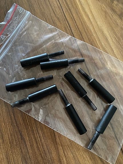 IKEA svart sänggavel i metall