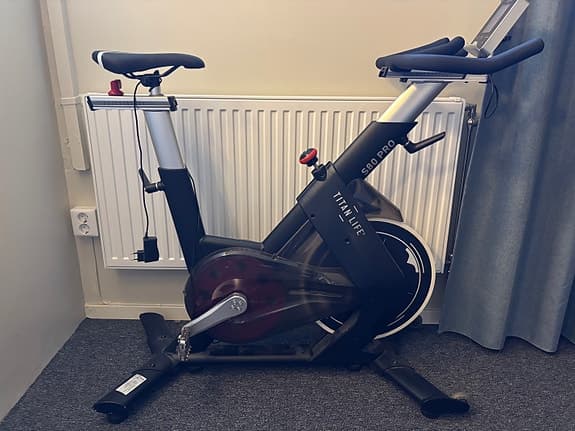 Titan Life S80 Pro motionscykel med display