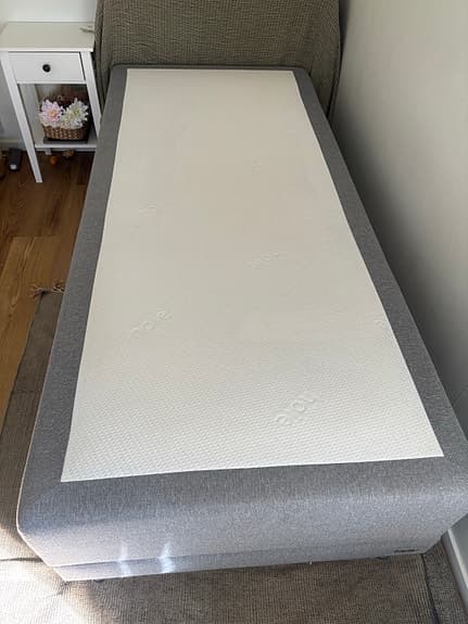 Jysk ställbar säng 90x200 grå