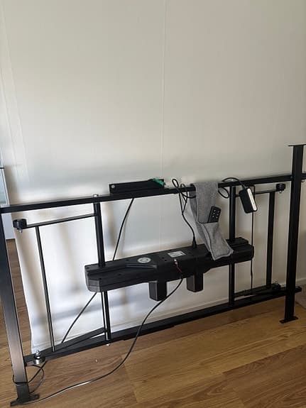 Jysk ställbar säng 90x200 grå