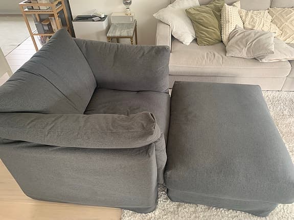 Mio Cherrie fåtölj med fotpall