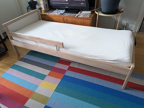 Ikea Barnsäng Sniglar sängstomme INKL madrass