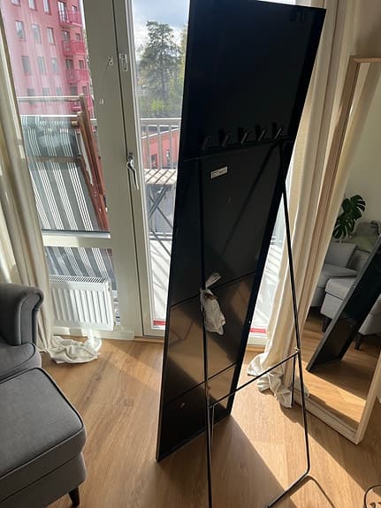 IKEA golvspegel helkropp med ställning svart
