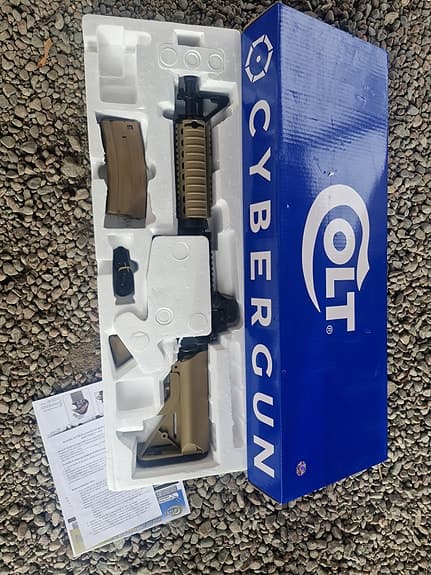 Airsoft Cybergun Colt M4A1 CQBR AEG