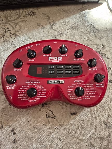 Line6 50W Amp/Förstärkare med POD och Switch-pedal