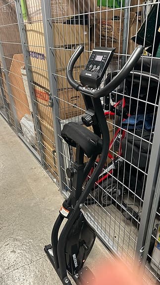 Träningscykel med display svart