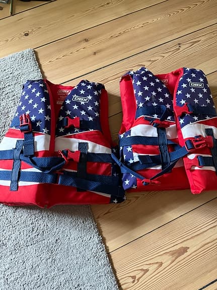 flytväst 2 stycken barn 23-41 kg