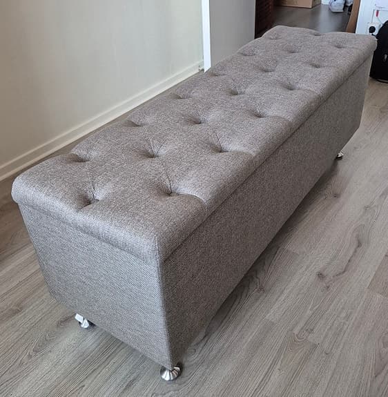 Stilren sittbänk med förvaring