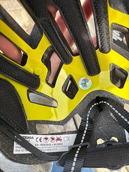 Ny cykelhjälm med  MIPS för barn