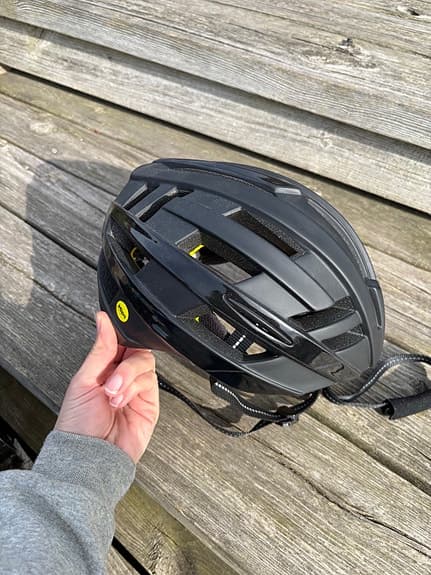 Ny cykelhjälm med  MIPS för barn