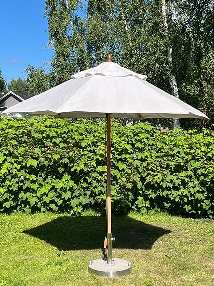 Parasoll och parasollfot Skagerak