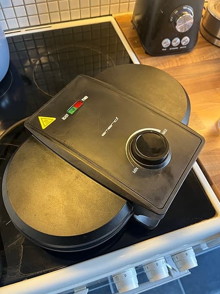 Emerio dubbelt våffeljärn svart