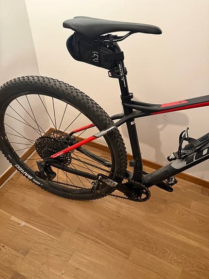 Säljer denna carbon cykel