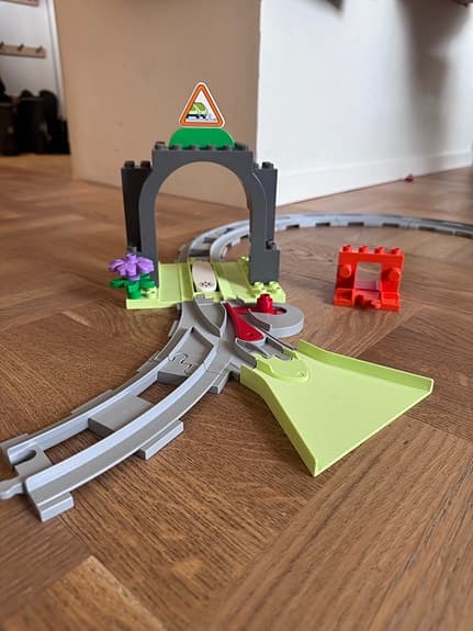 LEGO DUPLO City tågbaneset med broar och tillbehör