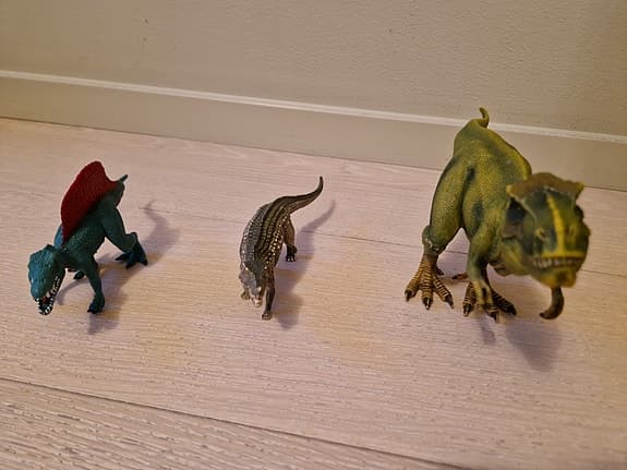 Schleich dinosaurier och lekfigurer