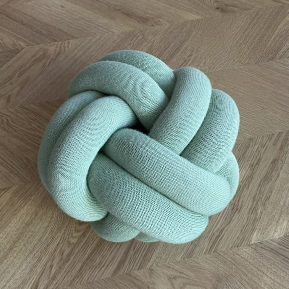 Knot - turkos ljusgrön kudde, prydnadskudde Design house Stockholm