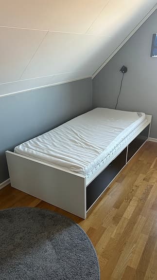 IKEA säng med förvaring 90x200 vit