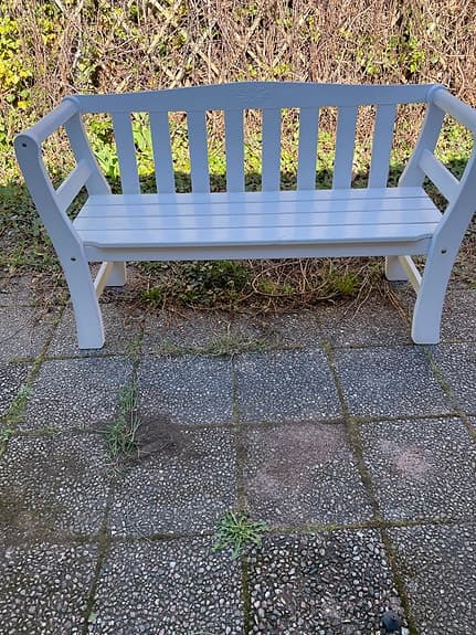 Hillerstorp vit trädgårdsbänk