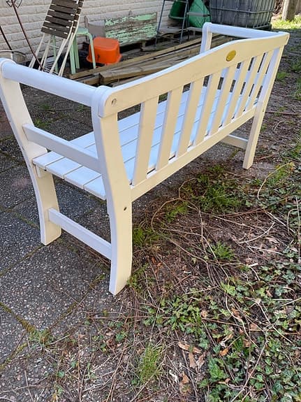 Hillerstorp vit trädgårdsbänk