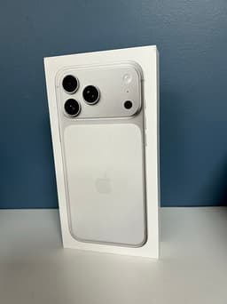 Apple iPhone 17 Pro Max 256 GB vit-silver