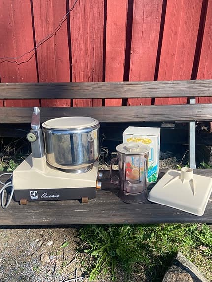 Electrolux Assistent / matberedare med rostfri bunke och mixer