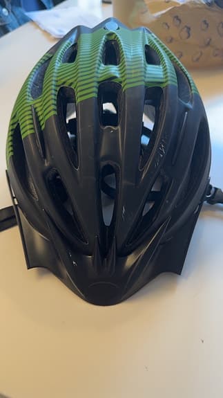 2st Cykelhjälmar  + 1 Jofa-hjälm med grönt spänne