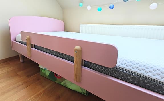 Ilva rosa juniorsäng/ barnsäng med skummadrass 90x200 cm