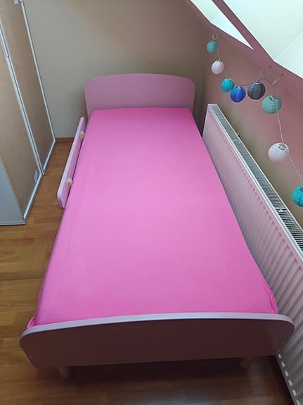 Ilva rosa juniorsäng/ barnsäng med skummadrass 90x200 cm