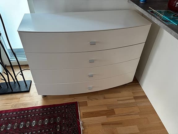Fin rymlig byrå