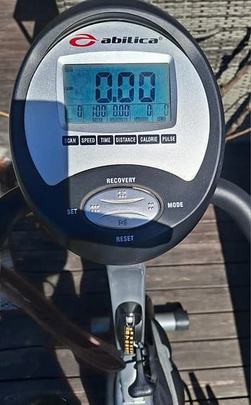 Abilica motionscykel med display och motståndsreglage