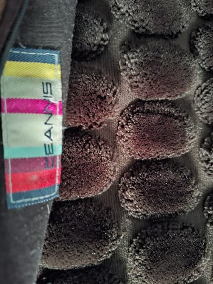 Ceanis bruna prydnadskuddar med bubbelmönster