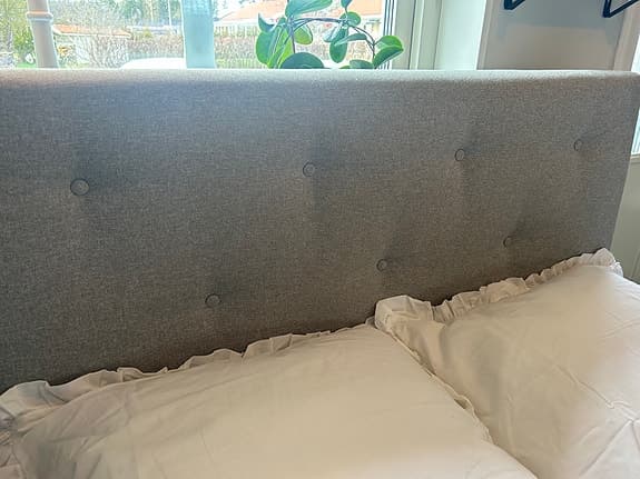 Mio kontinentalsäng 120 cm grå med huvudgavel