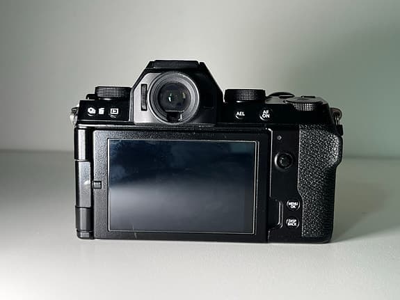 Fujifilm X-S10 + Fujinon XF 18-135 F3.5-5.6 R LM OIS WR