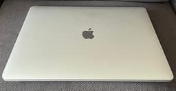 Apple MacBook Pro 2018 - 15.4" - Touch Bar