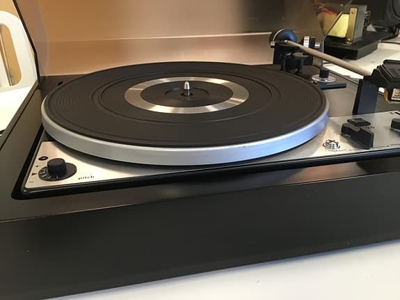 Dual 1225 skivspelare – mycket bra skick