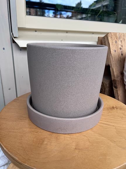 Beige kruka från GRANIT